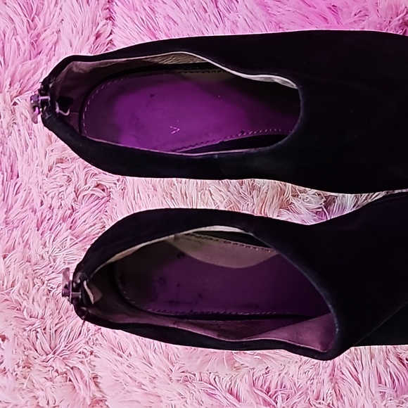 VINCE CAMUTO - Picture 4 of 8